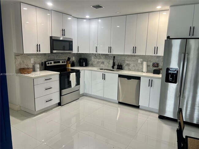 11850 SW 187th St in Miami, FL - Building Photo - Building Photo