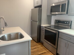 12 Harding St, Unit 1 in Cambridge, MA - Building Photo - Building Photo