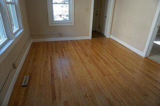 939 Weeks Ave SE in Minneapolis, MN - Building Photo - Building Photo