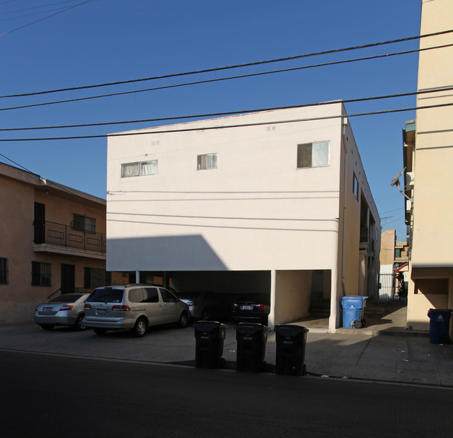 610 Bunker Hill Ave in Los Angeles, CA - Foto de edificio - Building Photo