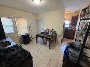 30 Linden St, Unit 30 in Boston, MA - Foto de edificio - Building Photo