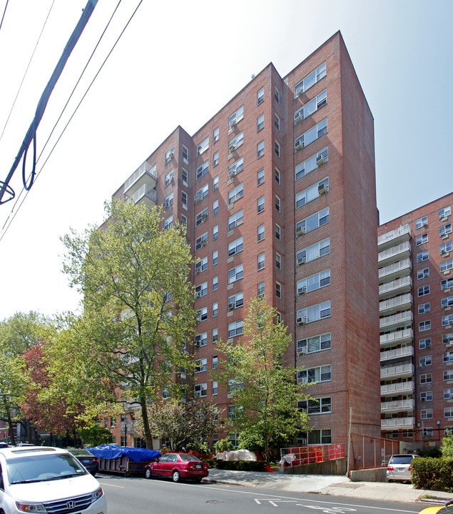 Tibbett Towers in Bronx, NY - Building Photo