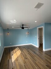 6439 1/2 Graves Ave, Unit 9.5 in Van Nuys, CA - Foto de edificio - Building Photo