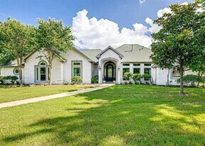 400 Chippendale Dr in Heath, TX - Building Photo