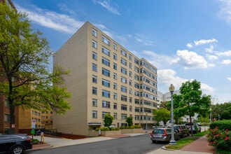 Bon Wit Plaza in Washington, DC - Foto de edificio - Building Photo