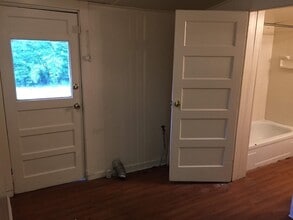 104 Eastwood St in San Marcos, TX - Building Photo - Building Photo