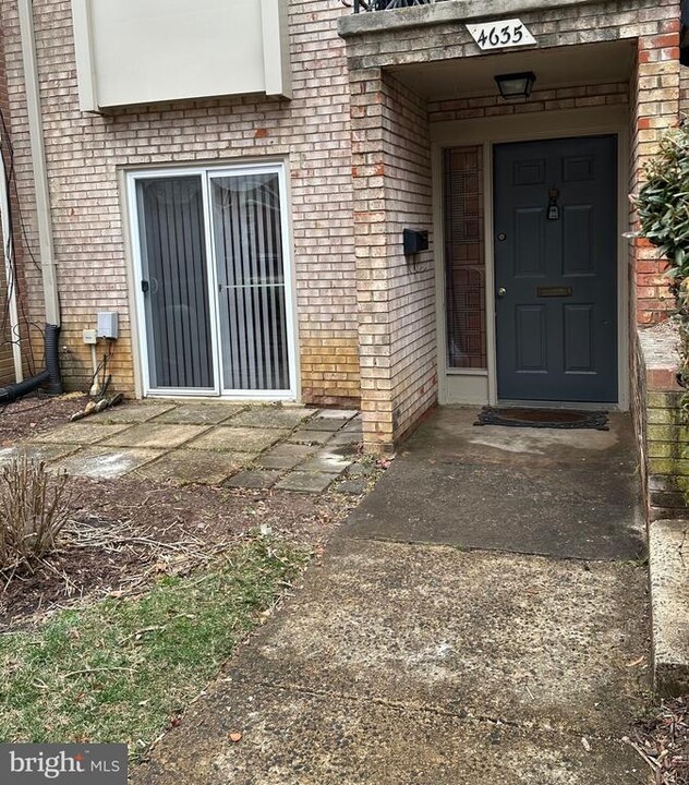 4635 Logsdon Dr in Annandale, VA - Building Photo