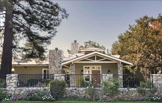 property at 1518 Olive Ln