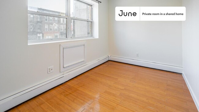 Private bedroom in 4 bed/2 bath Home in New York, NY - Building Photo - Building Photo
