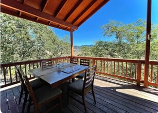 539 Hatfield Dr in Roseburg, OR - Building Photo - Building Photo