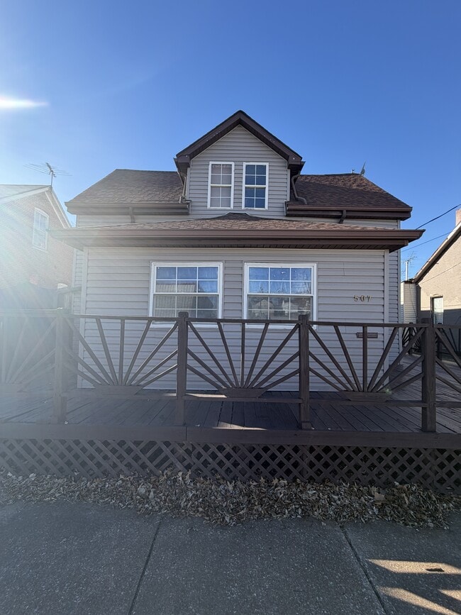 property at 507 S 1st St