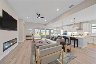 8387 Windbound Ct in Sarasota, FL - Building Photo - Building Photo