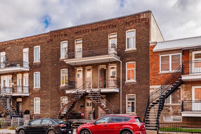 5602 Hadley Rue in Montréal, QC - Building Photo - Building Photo