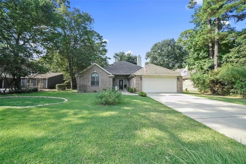 3223 Hemingway Dr in Montgomery, TX - Building Photo
