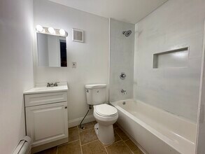 85 Oak St, Unit 1 in Jersey City, NJ - Building Photo - Building Photo