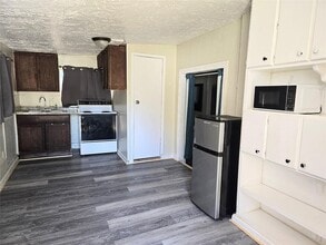 16701 Meadowcroft St in Montgomery, TX - Building Photo - Building Photo