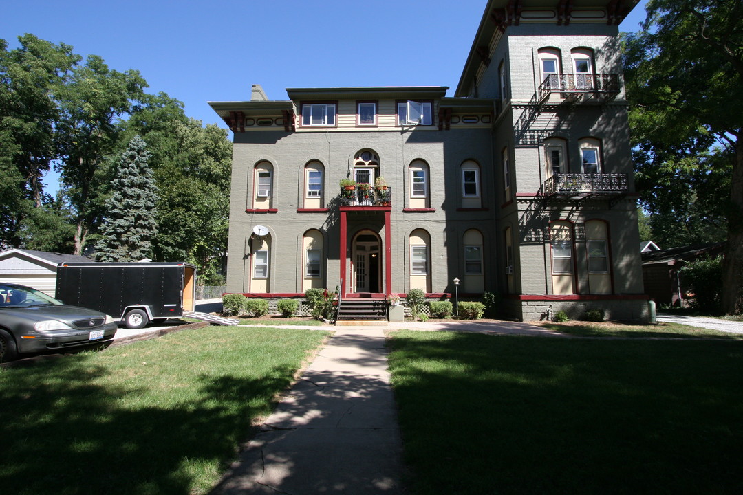 622 Pearl St in Ottawa, IL - Foto de edificio