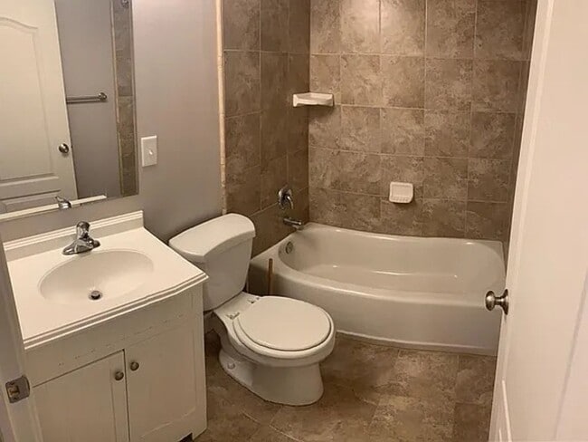 734 S Clearwater Falls Dr in Layton, UT - Building Photo - Building Photo