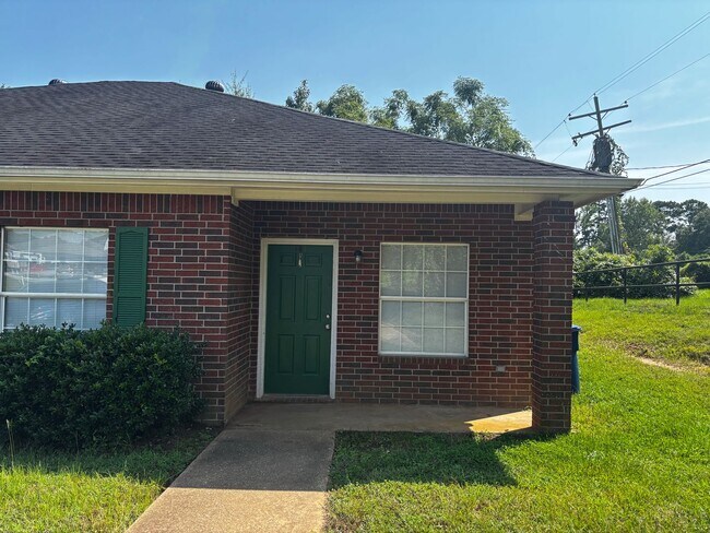 501 Vicki Ln in Huntsville, TX - Building Photo - Building Photo