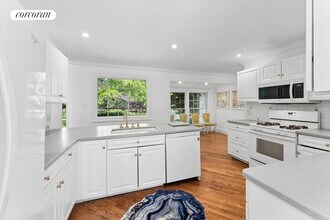 129 Oneck Ln in Westhampton Beach, NY - Building Photo - Building Photo
