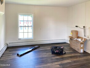 916 Chamberlin Mills Rd in Salem, NY - Building Photo - Building Photo