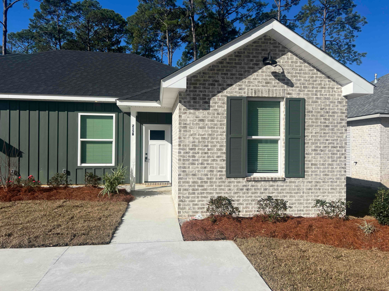 215 Hoover Dr in Slidell, LA - Building Photo