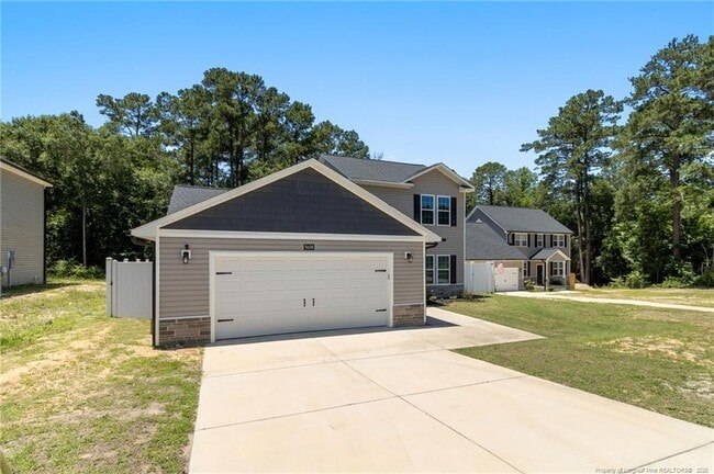 5608 Duncan St in Hope Mills, NC - Building Photo - Building Photo