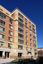 Larkspur Plaza in New York, NY - Foto de edificio - Building Photo