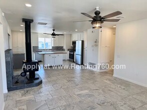 7055 Grand Ave in Yucca Valley, CA - Building Photo - Building Photo