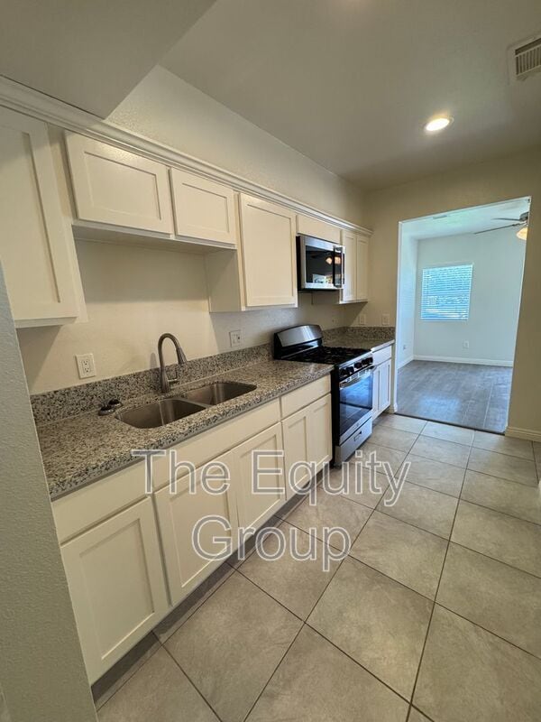 1134 Van Dorsten Ave in Corcoran, CA - Building Photo - Building Photo