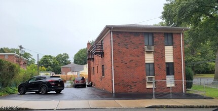 196 Mill St in Belleville, NJ - Building Photo - Building Photo