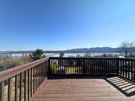 498 Liberty St, Unit 3 in Newburgh, NY - Building Photo