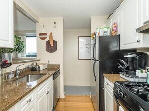42 8th St, Unit 4103 in Boston, MA - Building Photo - Building Photo