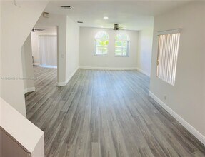 12498 SW 54th St in Miramar, FL - Building Photo - Building Photo