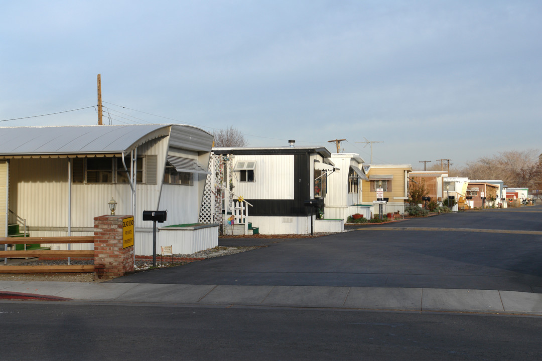 2880 Wrondel Way in Reno, NV - Building Photo