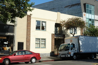 5609 College Ave in Oakland, CA - Building Photo - Building Photo