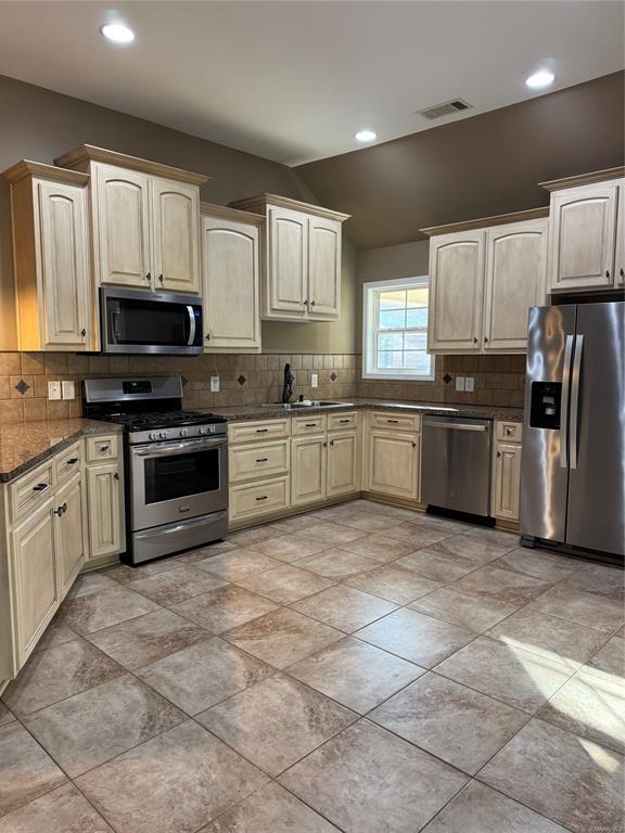 165 River Stone Way in Eclectic, AL - Building Photo - Building Photo