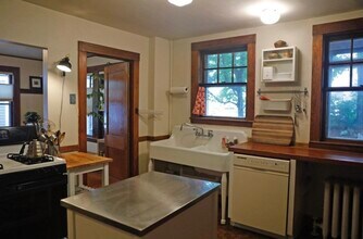 24 Hampstead Rd, Unit 1 in Boston, MA - Building Photo - Building Photo