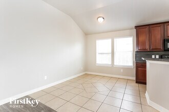 15202 Arnold in Baytown, TX - Foto de edificio - Building Photo