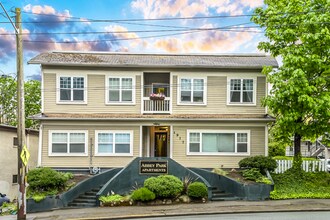 Abbey Park Apartments in Vibrant Eastlake in Seattle, WA - Building Photo - Building Photo