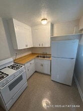 681 N 1st Ave in Upland, CA - Foto de edificio - Building Photo