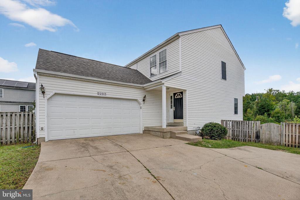 22513 Castle Pollard Way in California, MD - Building Photo