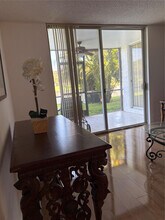 3750 Inverrary Dr in Lauderhill, FL - Building Photo - Building Photo