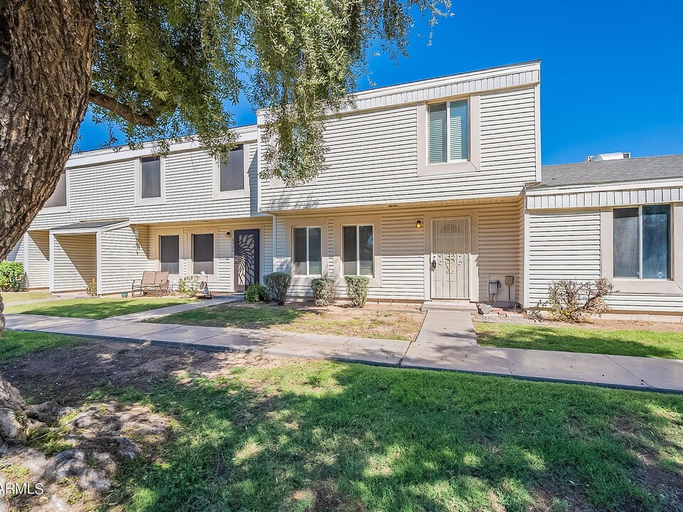 6526 S McAllister Ave in Tempe, AZ - Foto de edificio
