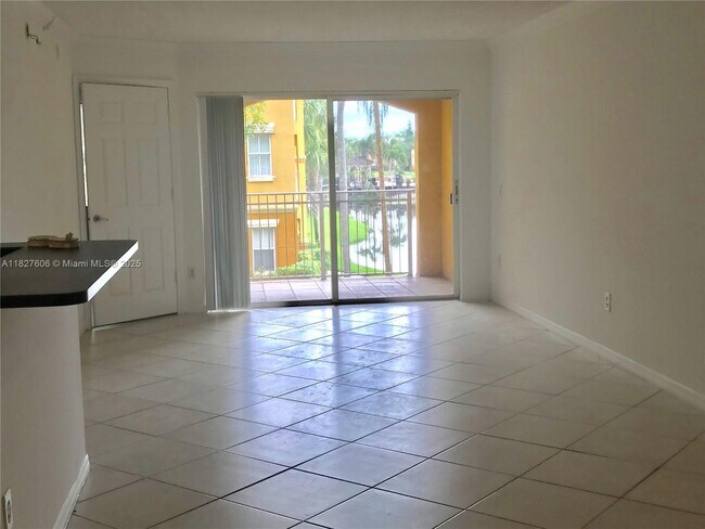 165 NW 96th Terrace in Pembroke Pines, FL - Building Photo - Building Photo