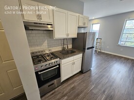4240 W Girard Ave in Philadelphia, PA - Building Photo