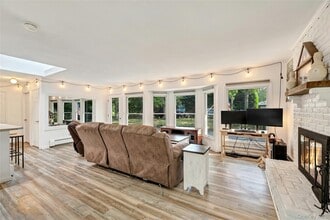 2 Fairview St in Westhampton, NY - Building Photo - Building Photo