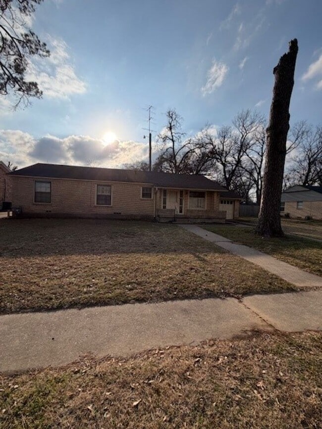 312 N 37th St in Corsicana, TX - Building Photo - Building Photo