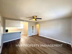 444 Dodge Ave in Oakdale, CA - Building Photo