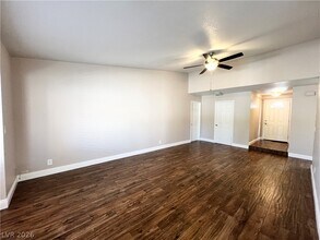 6446 Meadowlark Ln in Las Vegas, NV - Building Photo - Building Photo